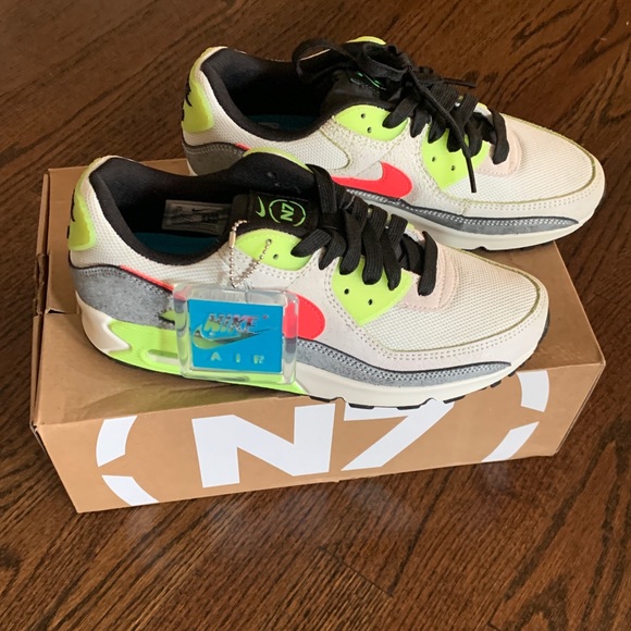 Nike Shoes - Nike Air Maxes